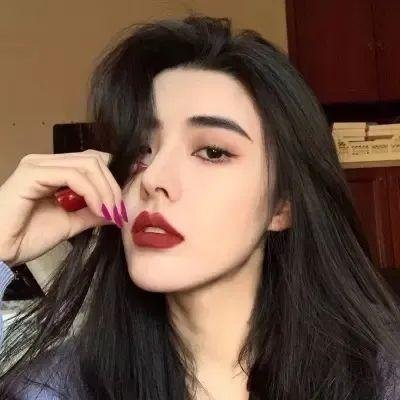 阴差阳错成了老板的女仆